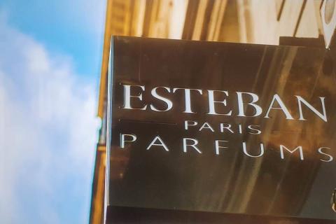 Illustration du projet Accompagnement digital global pour Estéban Paris Parfums