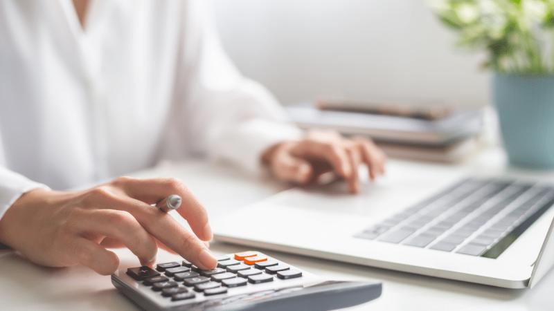 Comment analyser et évaluer un devis pour la création d’un site internet ?