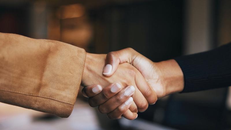 Réduire les cycles de vente dans les services B2B avec le marketing