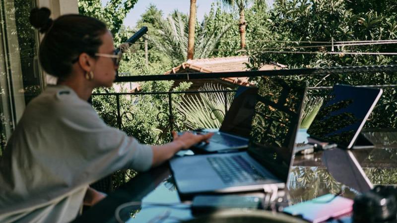 La boîte à outils du digital nomad – 10 outils à emporter avec vous !