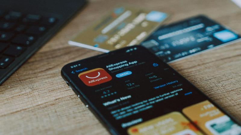 Alibaba vs AliExpress : que choisir pour le dropshipping ?