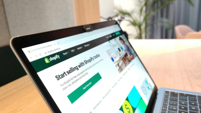 Shopify : 12 boutiques françaises vérifiées et 30 apps gratuites