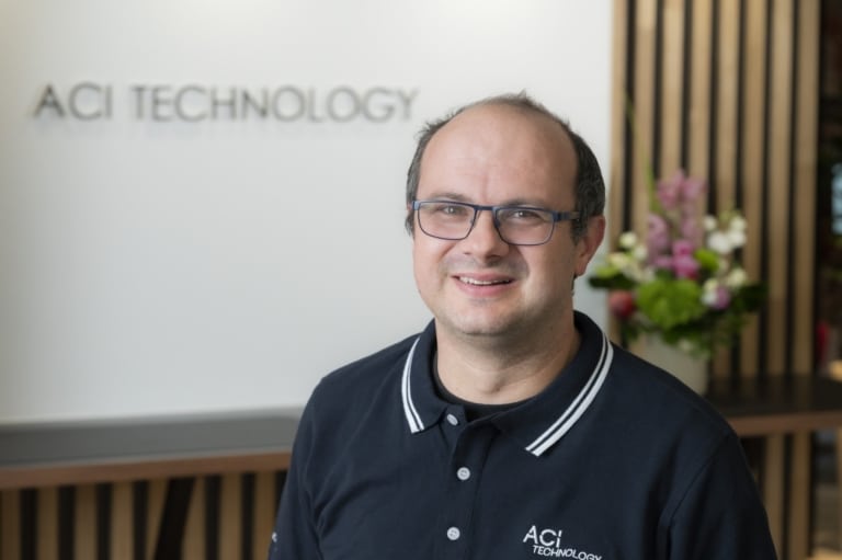 Illustration du projet Infogérance à la Nippone : Comment ACI Technology Connecte le Japon au Monde avec Takeuchi France