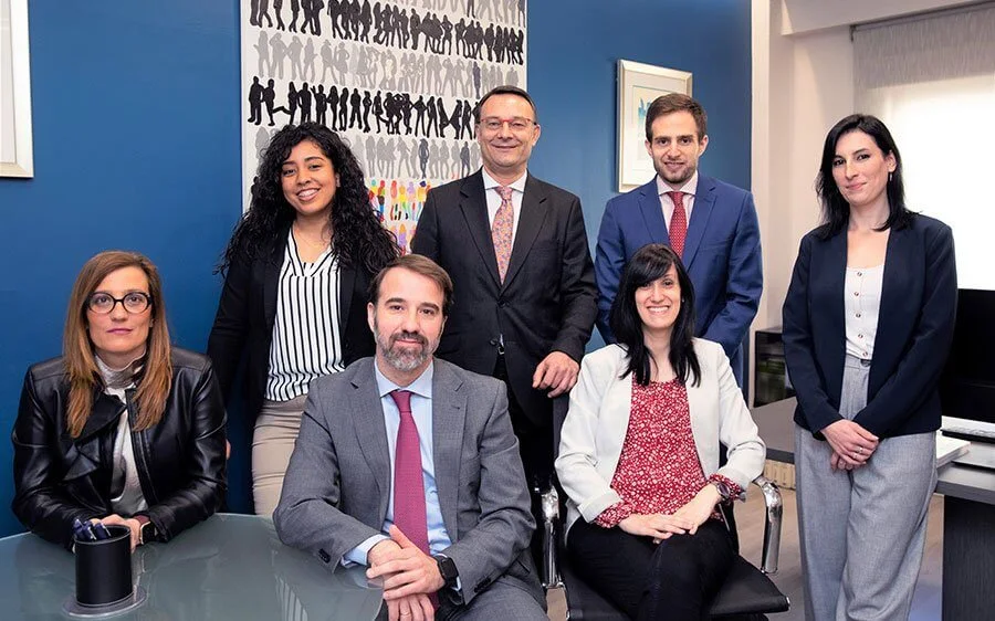 Ilustración del proyecto Castellana Consultores: de web corporativa a canal de captación